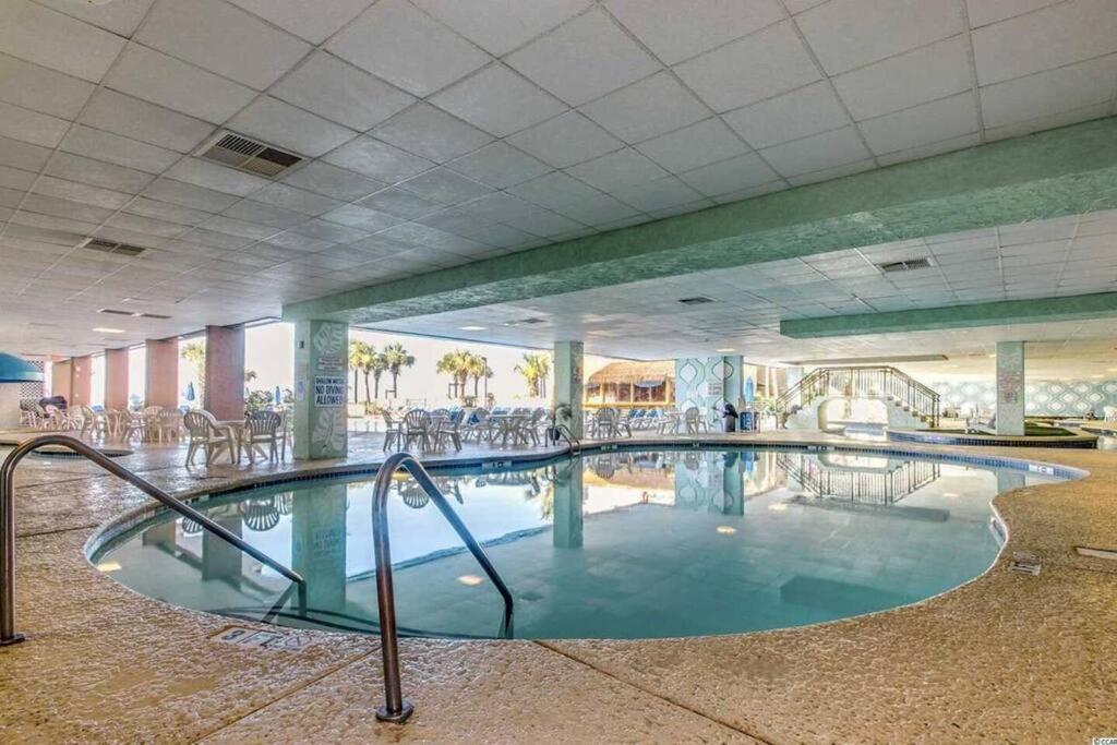 Breathtaking Oceanfront Suite Grand Cayman 451 Миртл-Бич Экстерьер фото