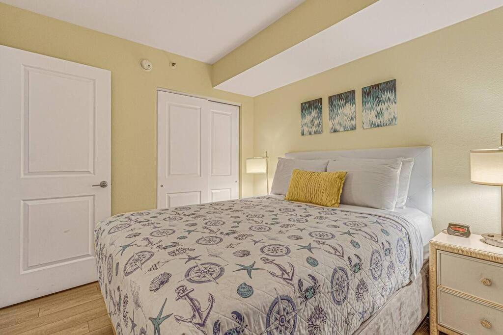 Breathtaking Oceanfront Suite Grand Cayman 451 Миртл-Бич Экстерьер фото