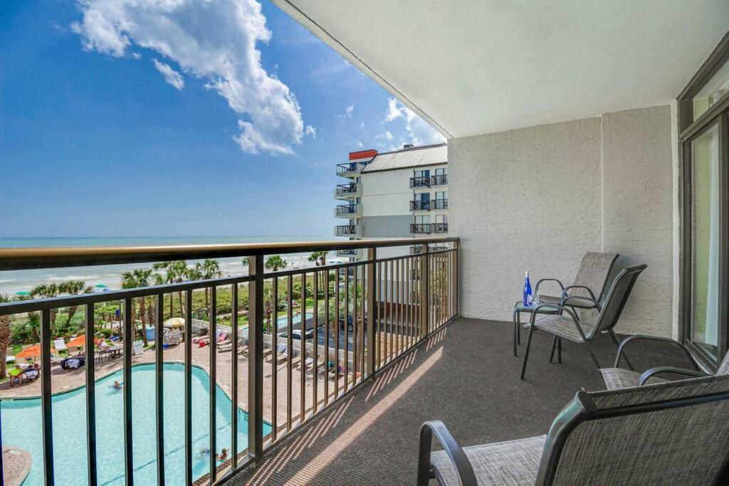Breathtaking Oceanfront Suite Grand Cayman 451 Миртл-Бич Экстерьер фото